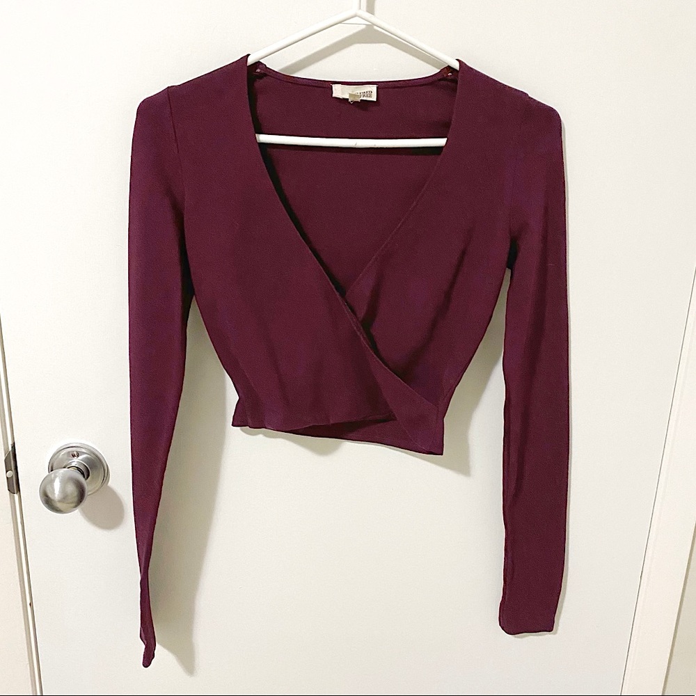 Aritzia Wilfred Cropped Wrap Front Long Sleeve Top Maroon size Small